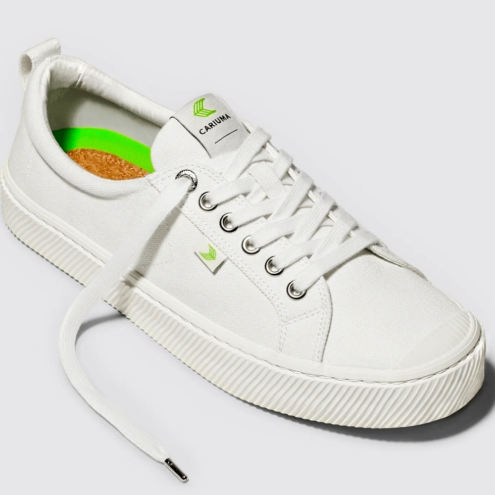 Cariuma OCA Off-White Low Canvas Sneakers Unisex NIB Unisex Woman 8 Men 6.5